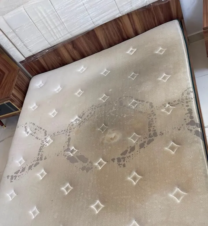 Avant nettoyage : matelas et literie, exemple 2